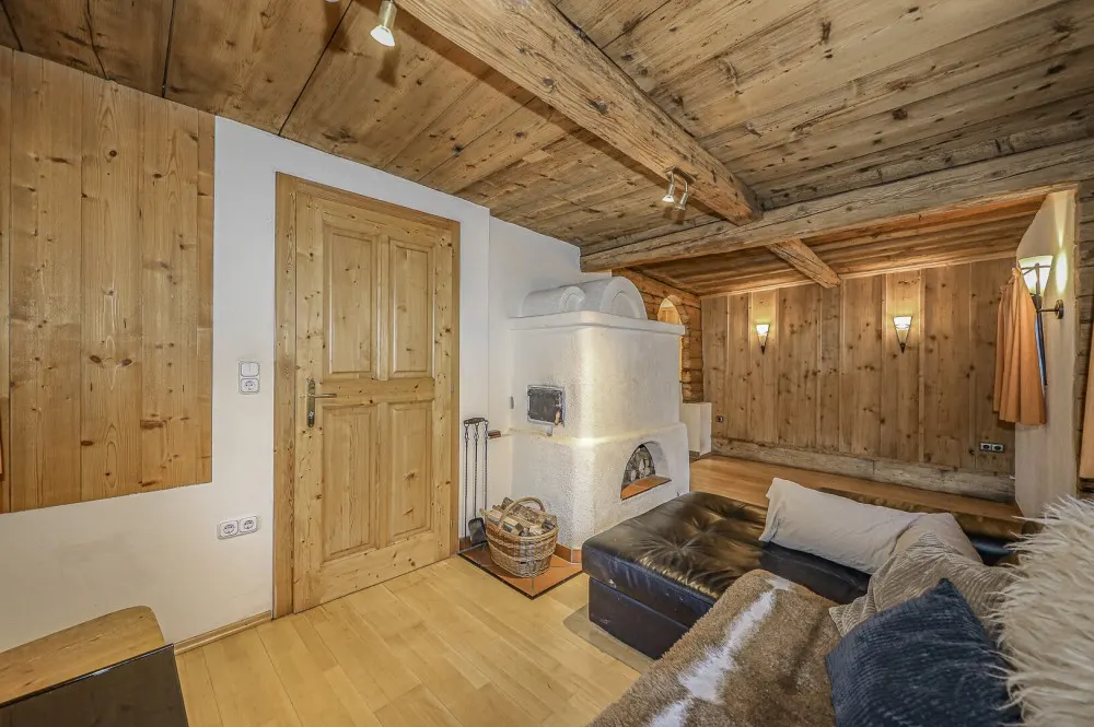 KITZIMMO-Historischen Anwesen mit 3.800 m² Grund in Ruhelage - Immobilien Jochberg.-2-11-10