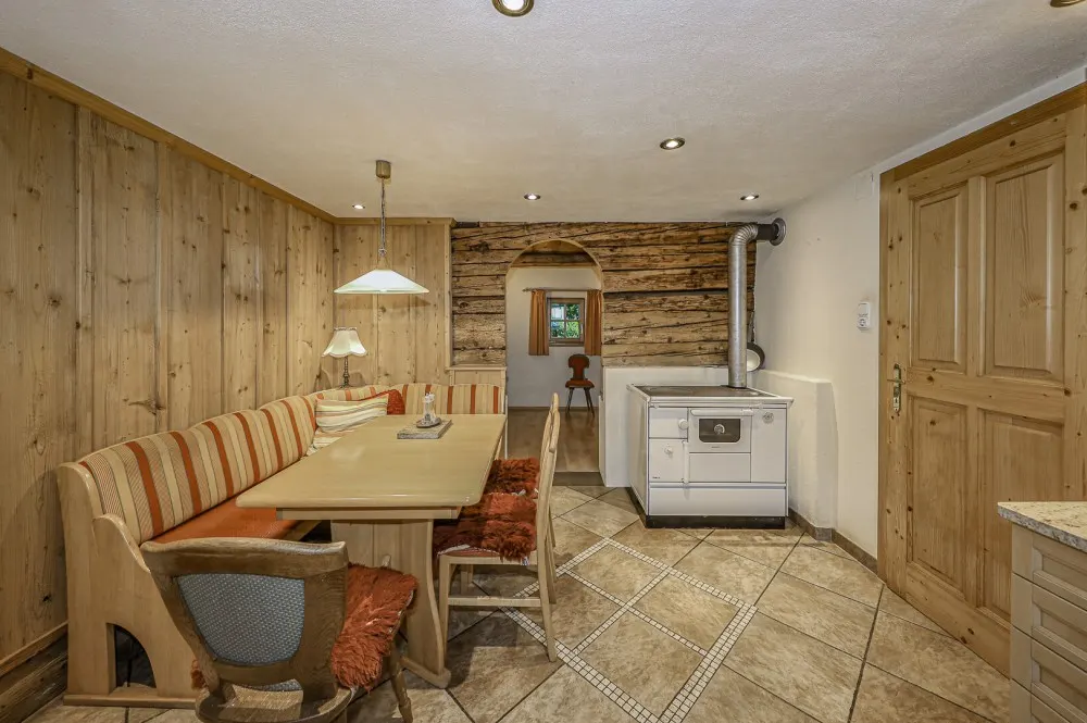 KITZIMMO-Historischen Anwesen mit 3.800 m² Grund in Ruhelage - Immobilien Jochberg.-2-11-11