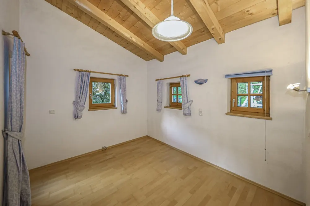 KITZIMMO-Historischen Anwesen mit 3.800 m² Grund in Ruhelage - Immobilien Jochberg.-2-11-21