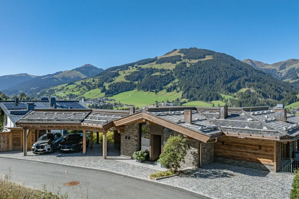 KITZIMMO-Beeindruckende Luxusvilla in sonniger Toplage - Immobilien Jochberg.