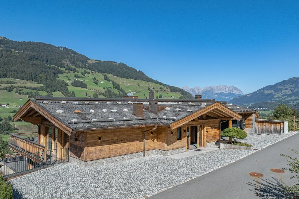 KITZIMMO-Summit View – High-End-Chalet mit endlosem Weitblick - Immobilien Jochberg.
