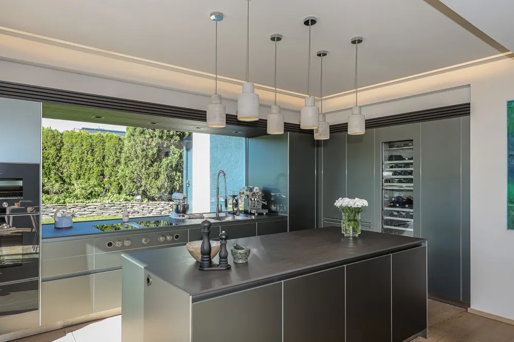 KITZIMMO-Prime Living – Exklusive Villa mit Pool & Panoramablick in Toplage - Immobilien Kitzbühel.