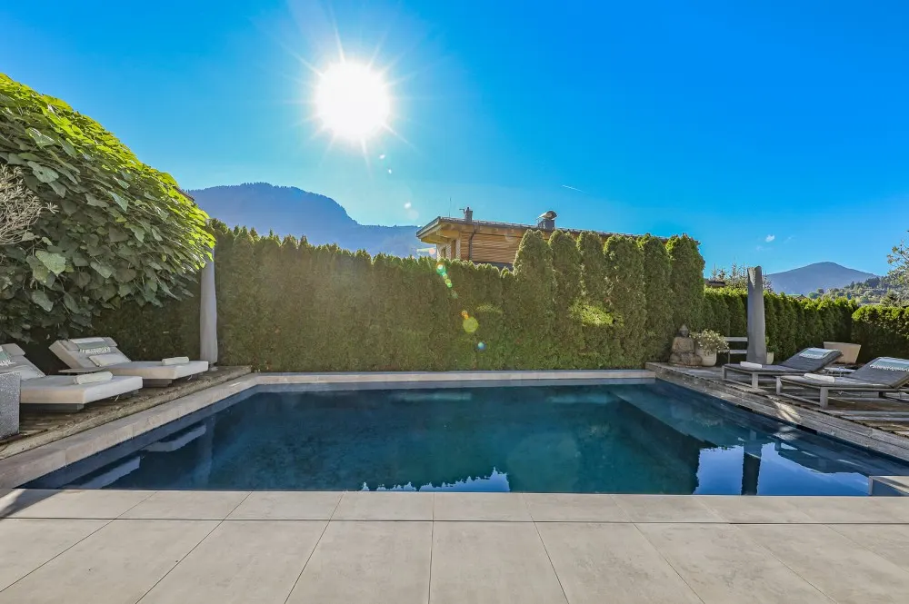 KITZIMMO-Prime Living – Exklusive Villa mit Pool & Panoramablick in Toplage - Immobilien Kitzbühel.