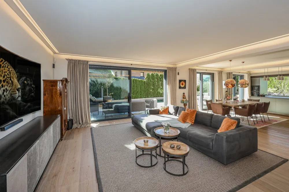 KITZIMMO-Prime Living – Exklusive Villa mit Pool & Panoramablick in Toplage - Immobilien Kitzbühel.