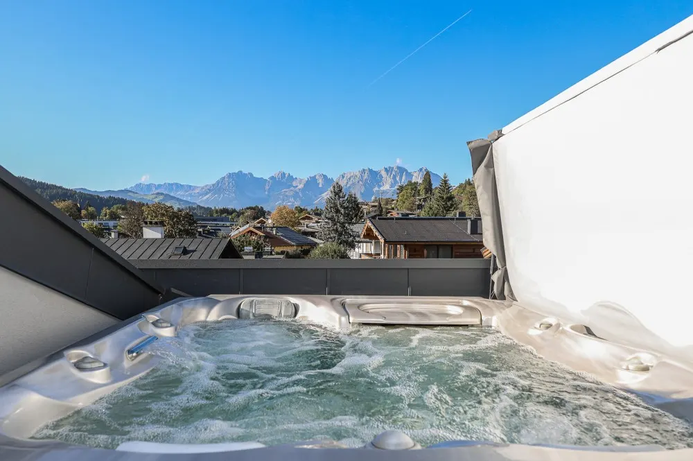 KITZIMMO-Prime Living – Exklusive Villa mit Pool & Panoramablick in Toplage - Immobilien Kitzbühel.