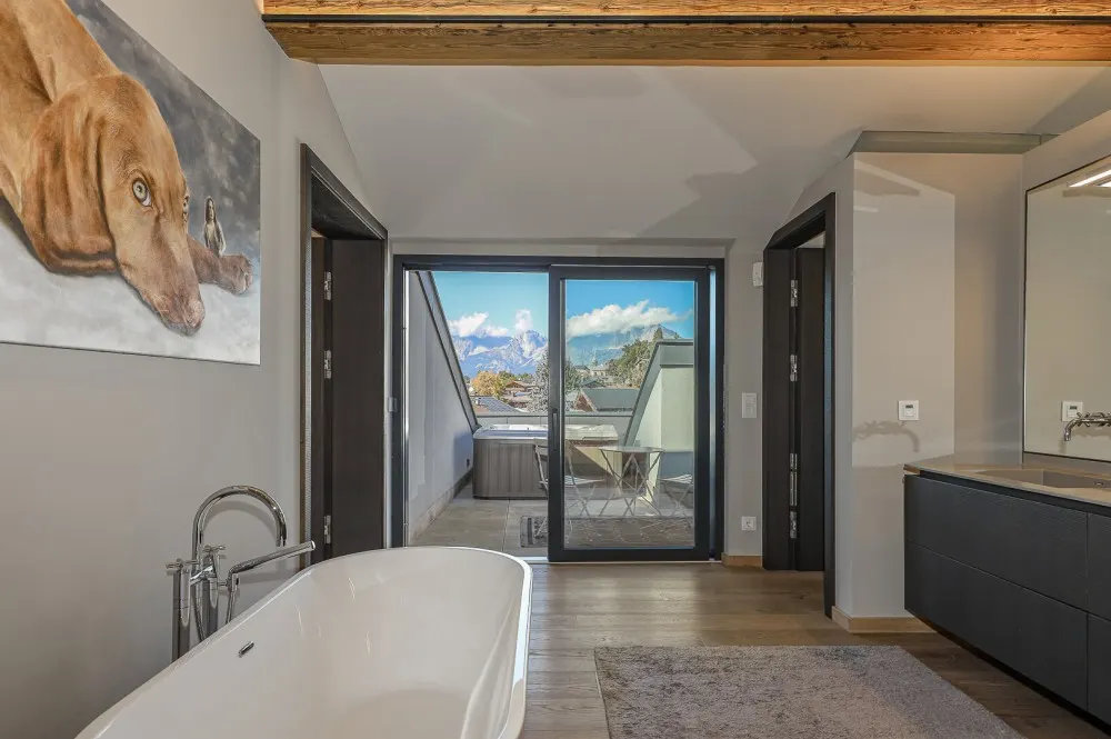 KITZIMMO-Prime Living – Exklusive Villa mit Pool & Panoramablick in Toplage - Immobilien Kitzbühel.