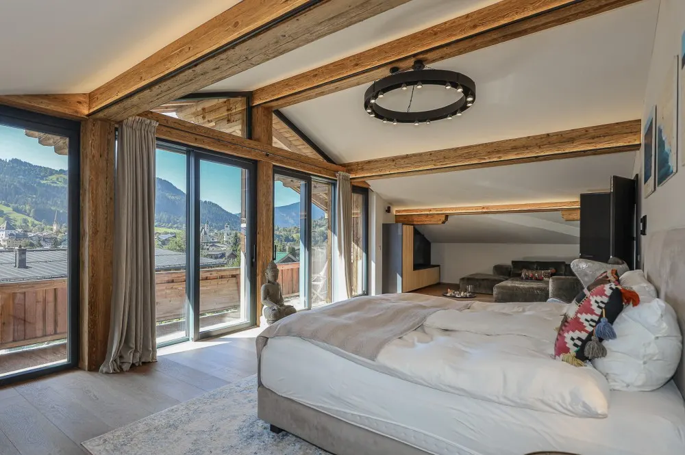 KITZIMMO-Prime Living – Exklusive Villa mit Pool & Panoramablick in Toplage - Immobilien Kitzbühel.