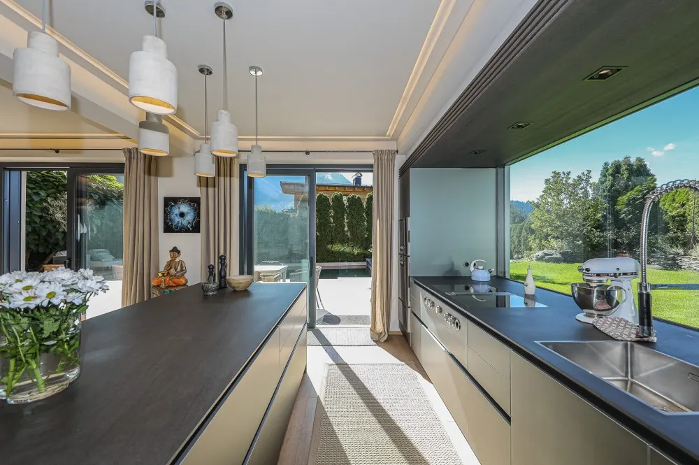 KITZIMMO-Prime Living – Exklusive Villa mit Pool & Panoramablick in Toplage - Immobilien Kitzbühel.
