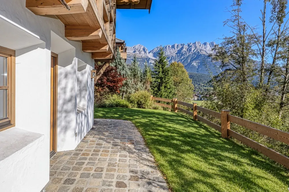 KITZIMMO-Exklusives Ski in / Ski out Chalet mit Kaiserblick - Immobilien Ellmau.
