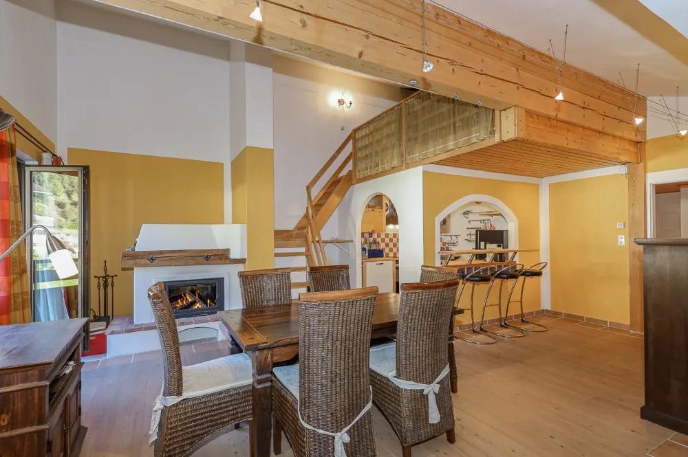 KITZIMMO-Dachgeschosswohnung mit schönem Ausblick kaufen - Immobilien Jochberg.