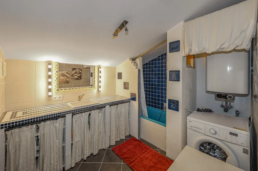 KITZIMMO-Dachgeschosswohnung mit schönem Ausblick kaufen - Immobilien Jochberg.