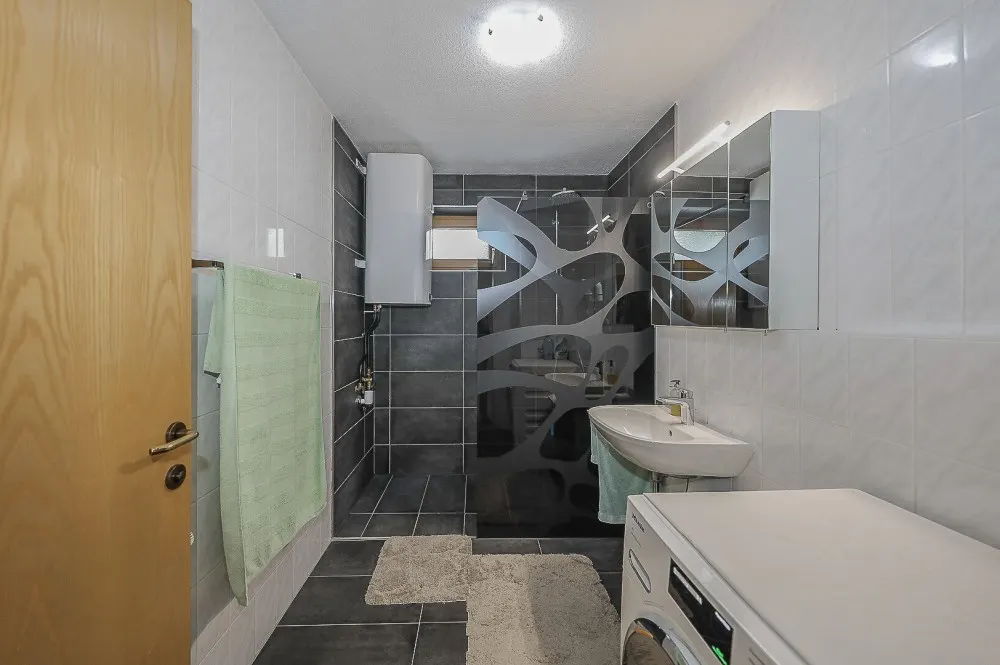 KITZIMMO-Gartenwohnung in zentraler Ruhelage kaufen - Immobilien Kirchberg.-11-8