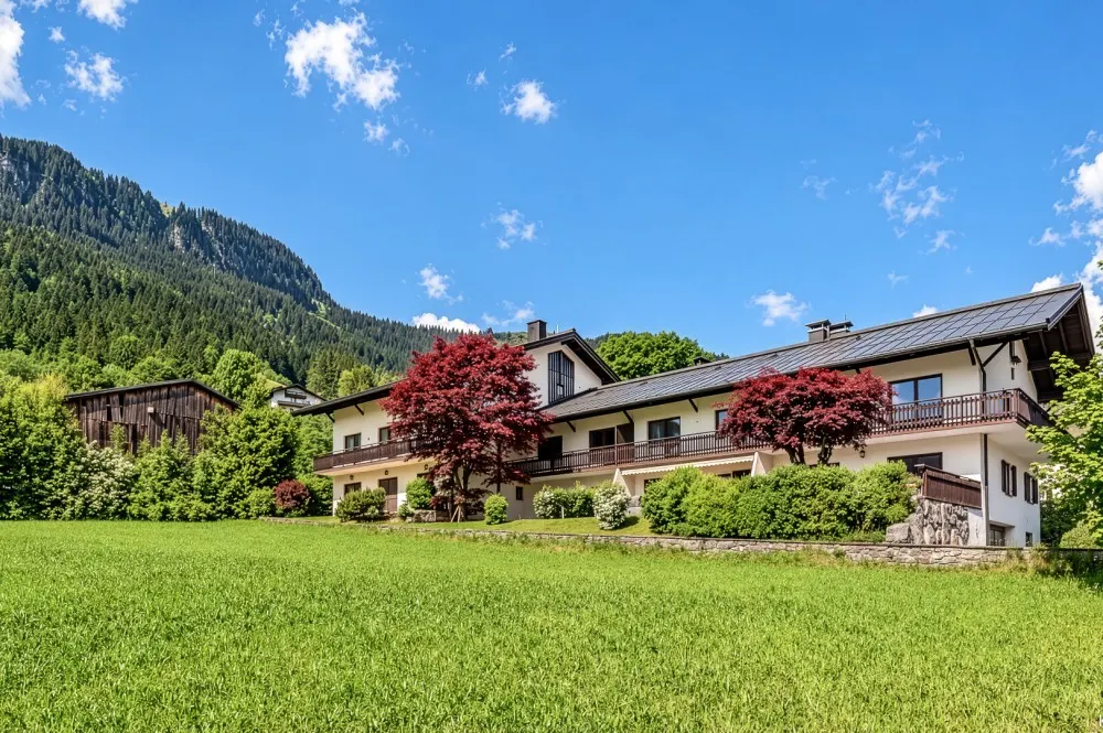 KITZIMMO-Domizil mit Potenzial in zentrumsnaher Ruhelage - Ski Out - Immobilien Kitzbühel.-2