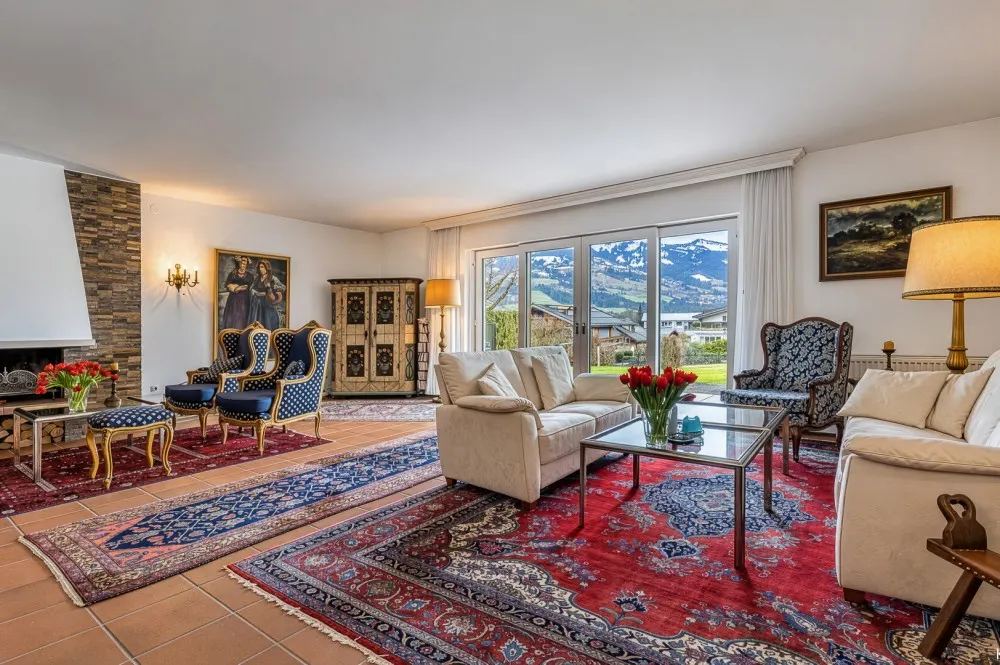 KITZIMMO-Domizil mit Potenzial in zentrumsnaher Ruhelage - Ski Out - Immobilien Kitzbühel.