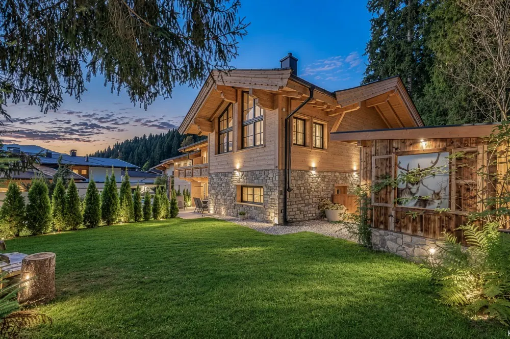 KITZIMMO-Exklusive Dachgeschosswohnung in idyllischer Lage - Immobilien Oberndorf.