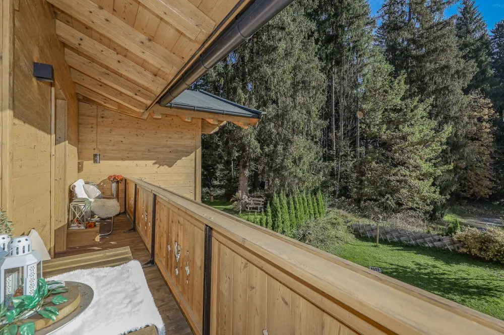 KITZIMMO-Exklusive Dachgeschosswohnung in idyllischer Lage - Immobilien Oberndorf.