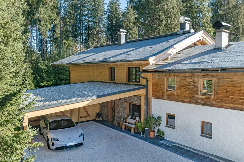 KITZIMMO-Exklusive Dachgeschosswohnung in idyllischer Lage - Immobilien Oberndorf.