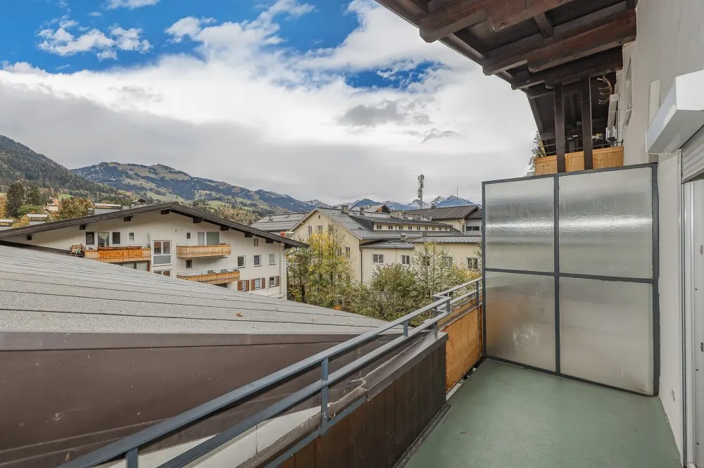 KITZIMMO-3-Zimmerwohnung mit schönem Ausblick in Zentrumslage kaufen - Immobilien Kitzbühel.