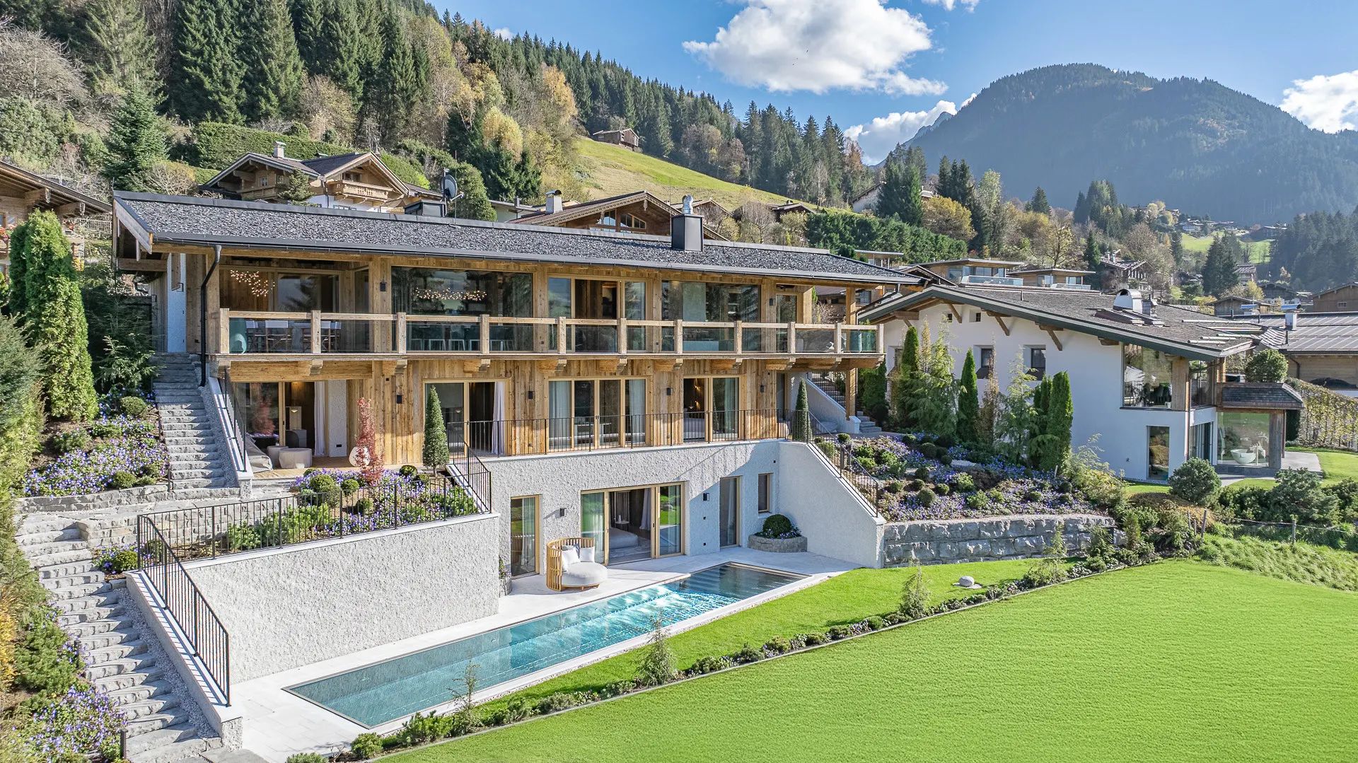 KITZIMMO-Luxusvilla in Toplage kaufen - Immobilien Aurach Kitzbühel.