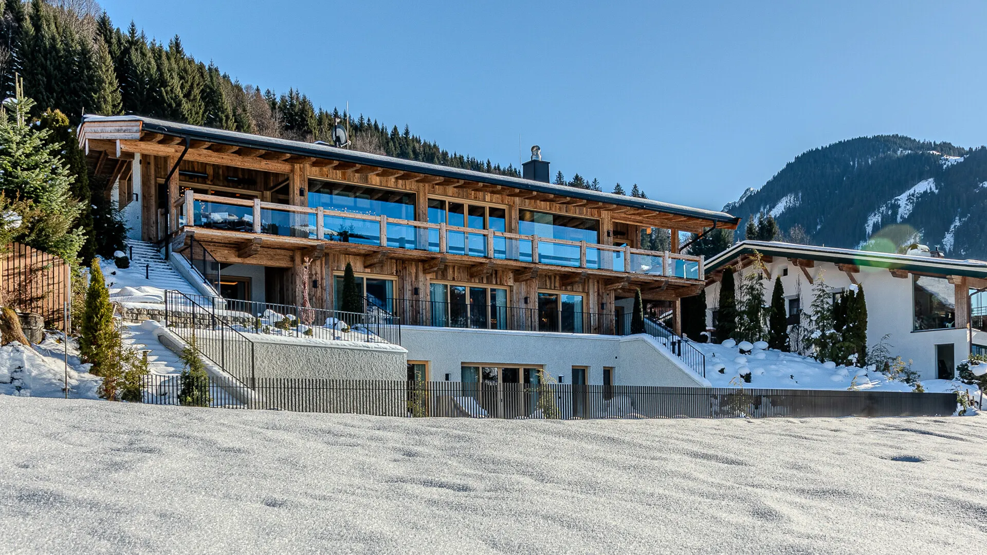 KITZIMMO-Luxusvilla in Toplage kaufen - Immobilien Aurach Kitzbühel.