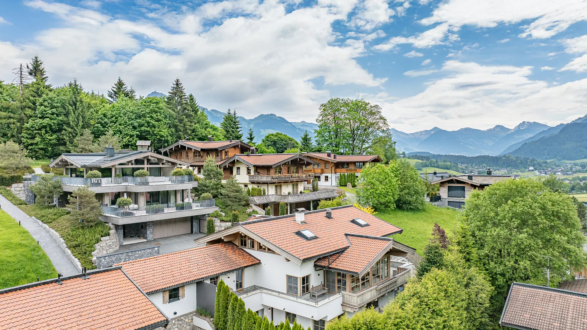 KITZIMMO-Exklusives Chalet mit Kaiserblick in Toplage kaufen - Immobilien Reith bei Kitzbühel.