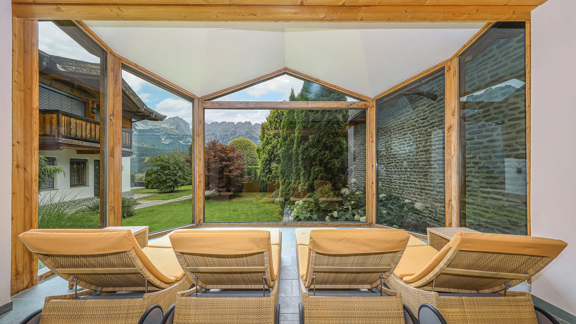 KITZIMMO-Exklusive Wohnung in luxuriöser Anlage mit Indoorpool kaufen - Immobilien Ellmau.