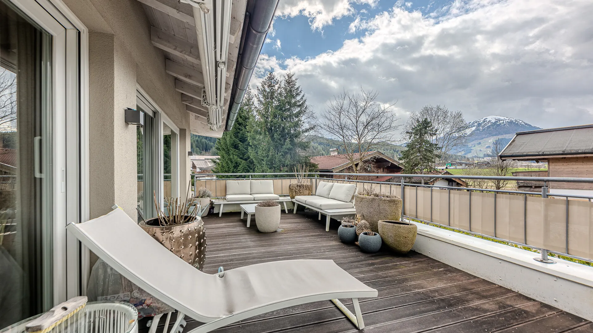 KITZIMMO-Hochwertige Haushälfte am Golfplatz kaufen - Immobilien Kitzbühel.