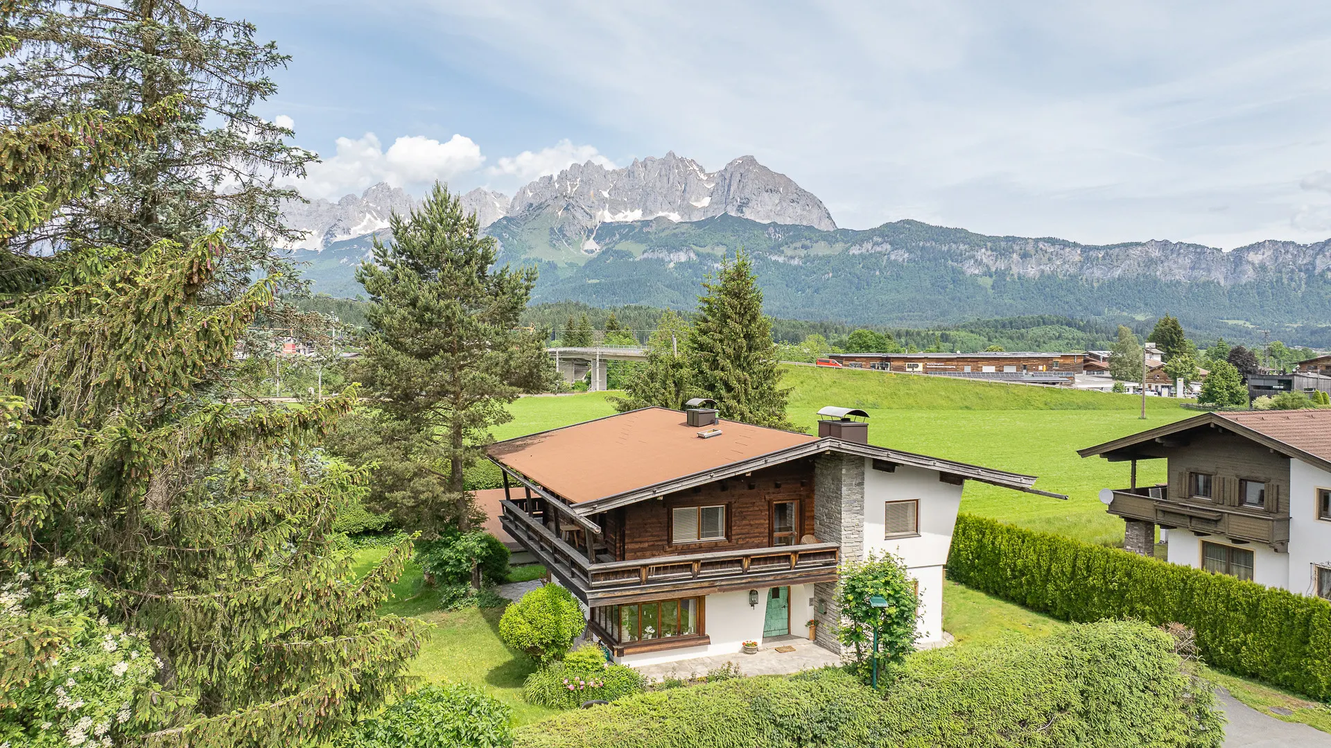 KITZIMMO-Tirolerhaus mit Kaiserblick in Toplage - Immobilien Oberndorf.
