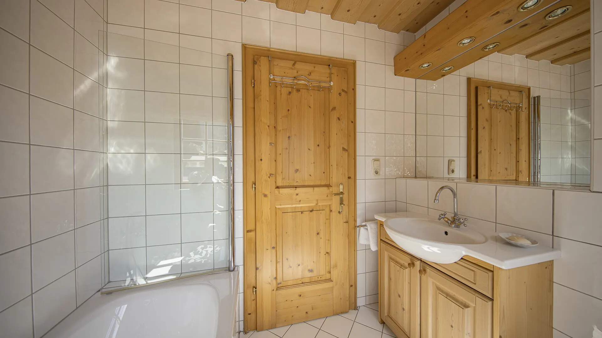 KITZIMMO-Großzügige Wohnung mit schönem Ausblick in Zentrumslage - Immobilien Kitzbühel.