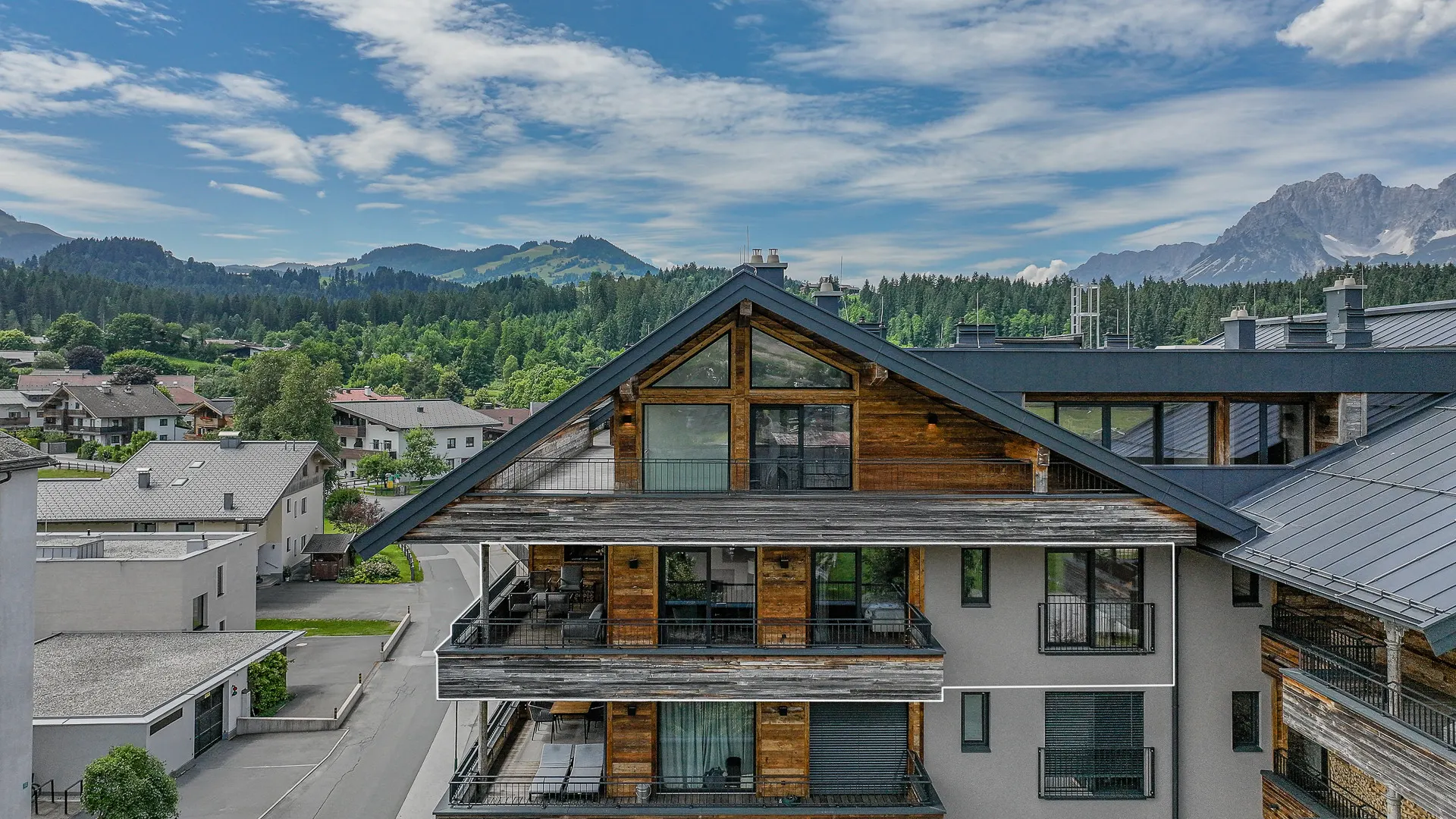 KITZIMMO-Luxuswohnung mit Bergblick in Toplage kaufen - Immobilien Oberndorf.