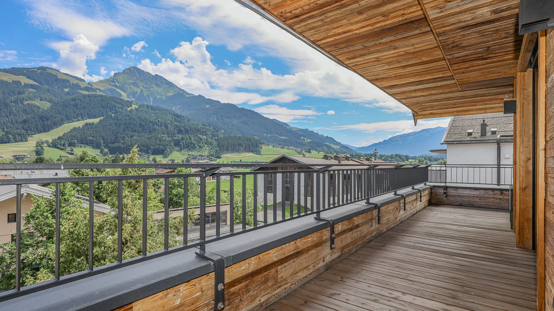 KITZIMMO-Luxuswohnung mit Bergblick in Toplage kaufen - Immobilien Oberndorf.