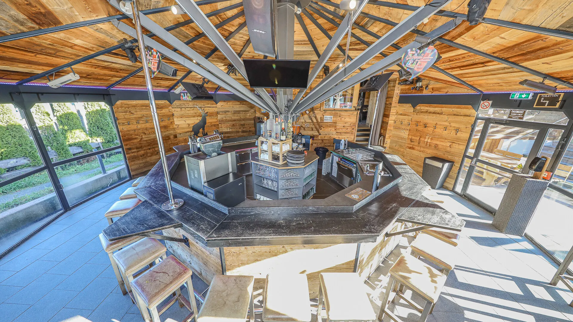 KITZIMMO-Après-Ski & Gastgewerbebetrieb in Toplage an der Skipiste Fieberbrunn kaufen.