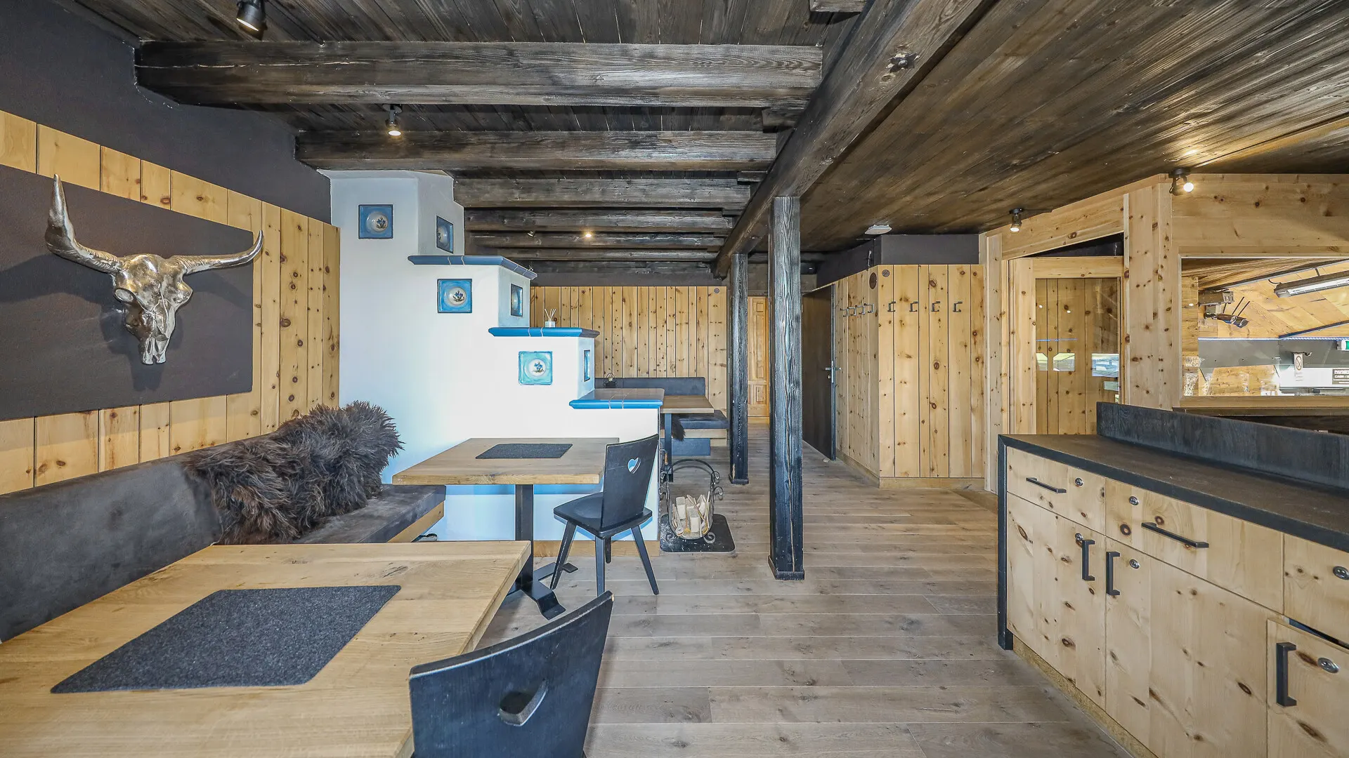 KITZIMMO-Après-Ski & Gastgewerbebetrieb in Toplage an der Skipiste Fieberbrunn kaufen.