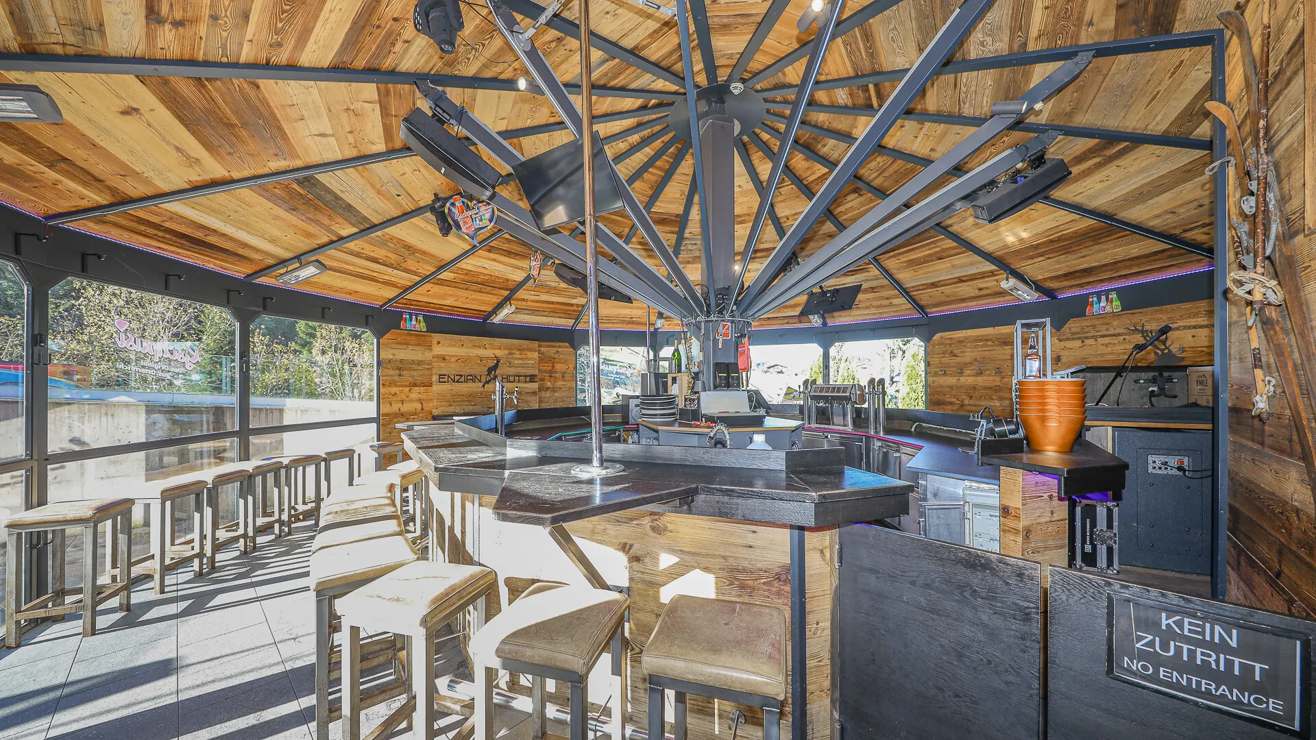 KITZIMMO-Après-Ski & Gastgewerbebetrieb in Toplage an der Skipiste Fieberbrunn kaufen.