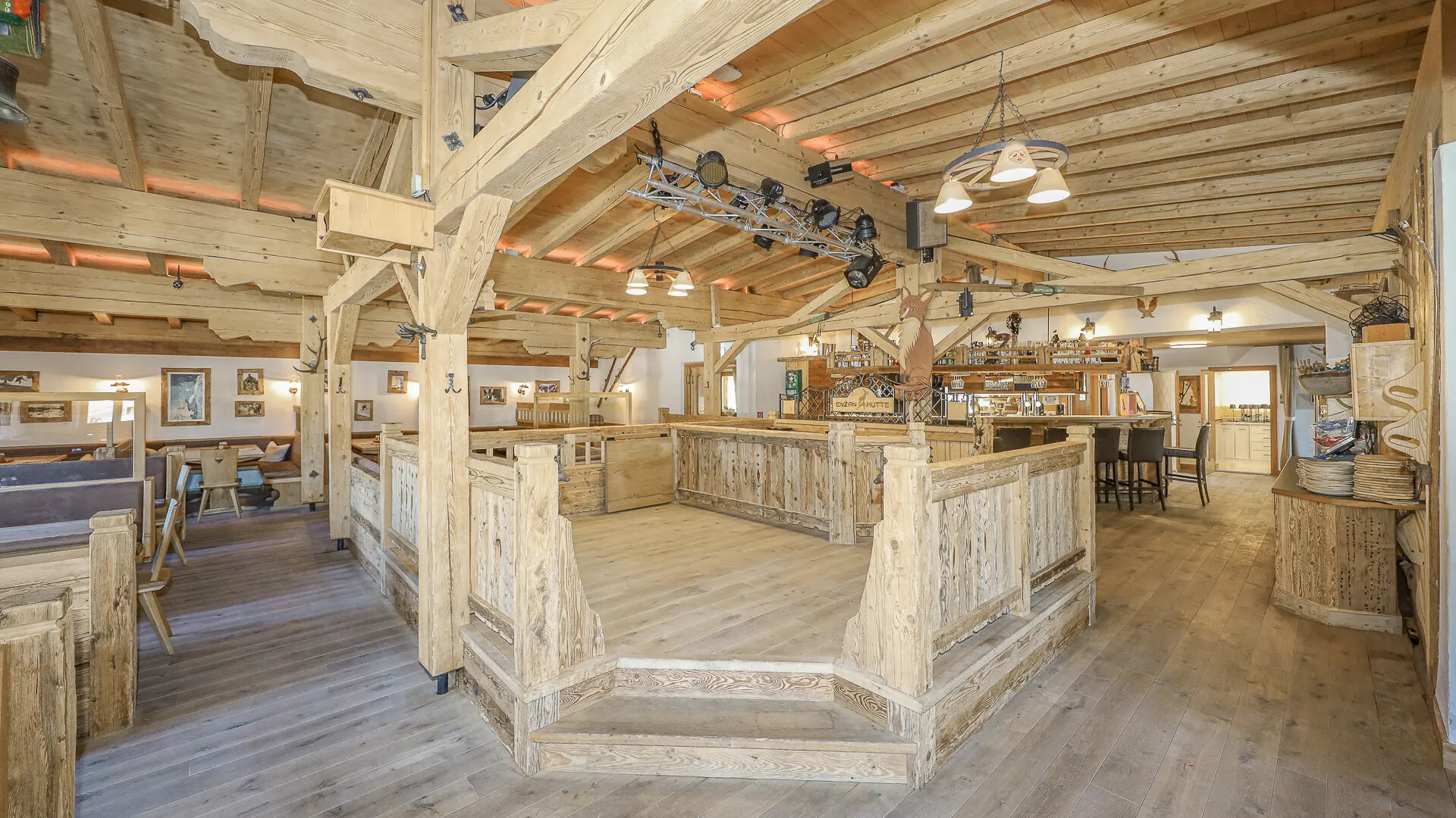 KITZIMMO-Après-Ski & Gastgewerbebetrieb in Toplage an der Skipiste Fieberbrunn kaufen.