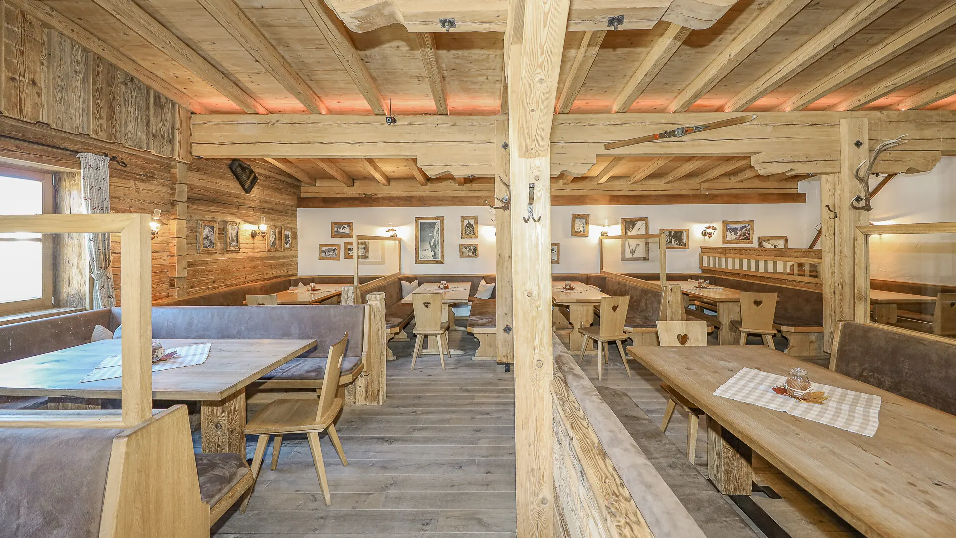 KITZIMMO-Après-Ski & Gastgewerbebetrieb in Toplage an der Skipiste Fieberbrunn kaufen.