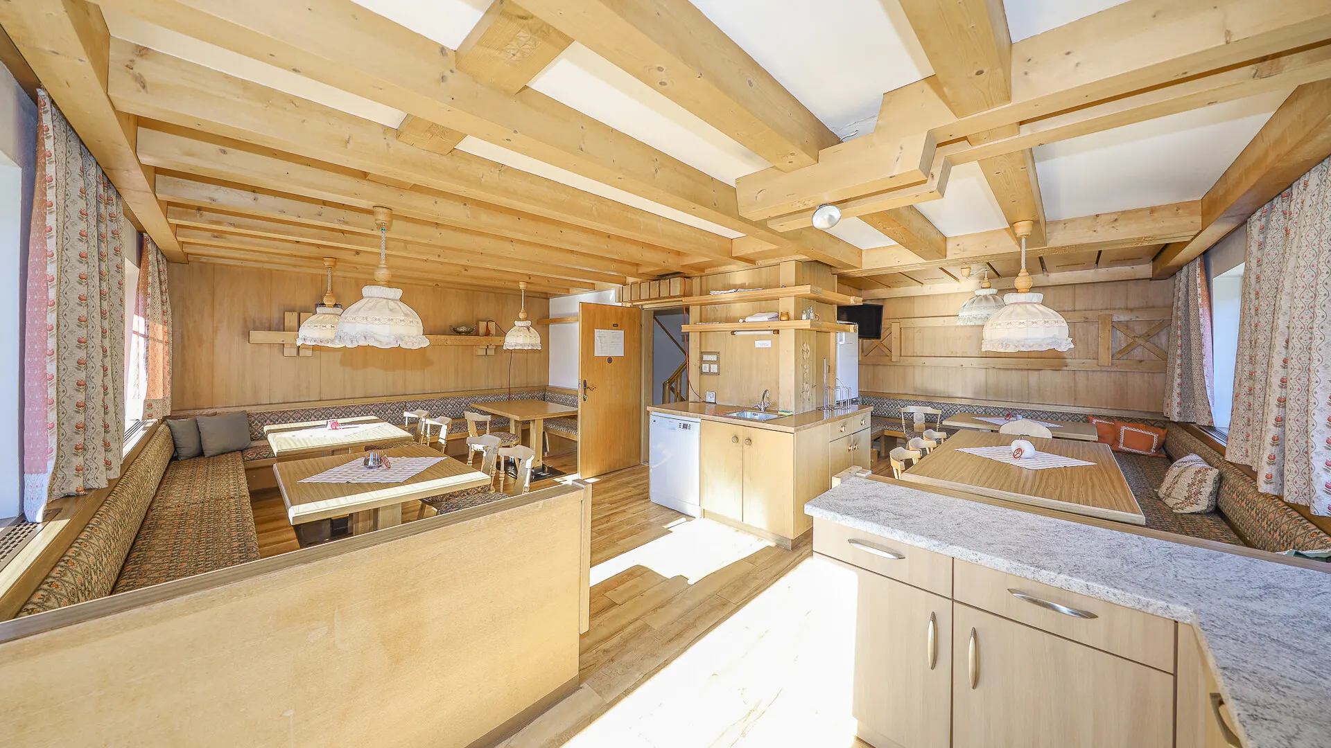 KITZIMMO-Apartmenthaus mit traumhaftem Ausblick kaufen - Immobilien Fieberbrunn.