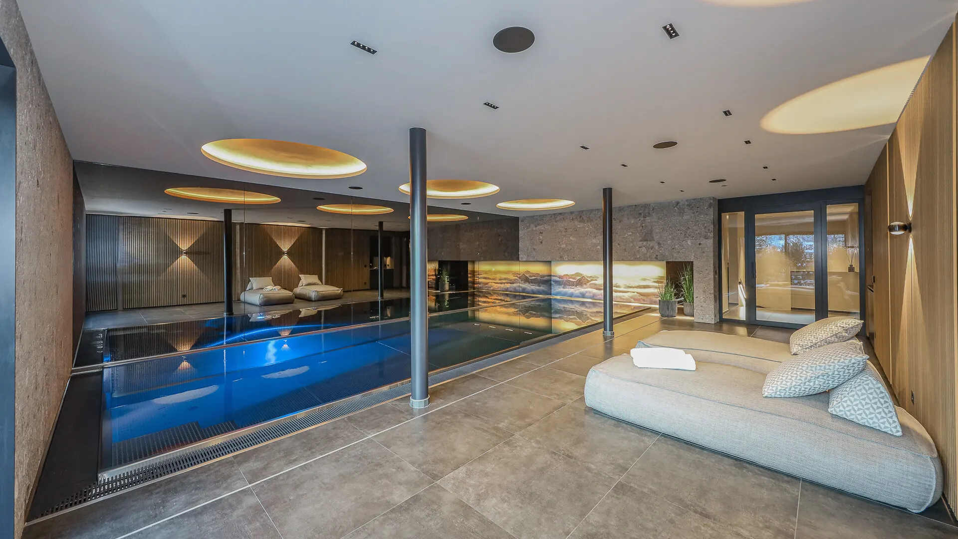 KITZIMMO-Luxusvilla mit Pool in Toplage kaufen - Immobilien Reith bei Kitzbühel.