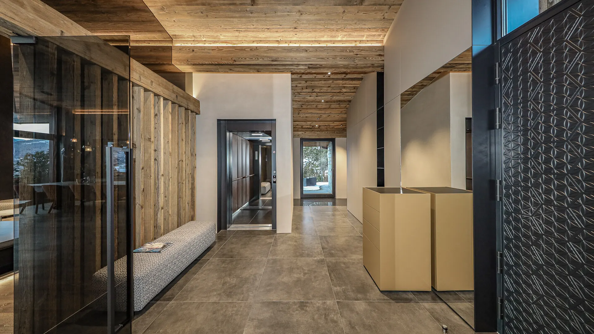 KITZIMMO-Luxusvilla mit Pool in Toplage kaufen - Immobilien Reith bei Kitzbühel.