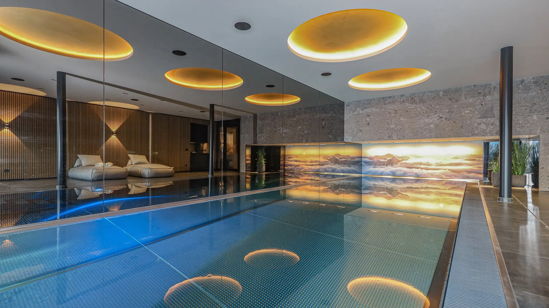 KITZIMMO-Luxusvilla mit Pool in Toplage kaufen - Immobilien Reith bei Kitzbühel.