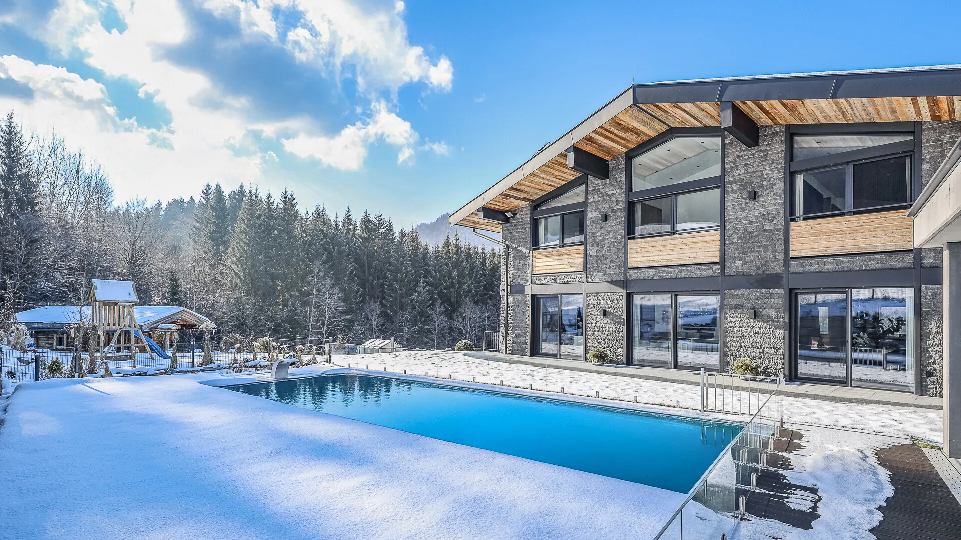 KITZIMMO-Luxusvilla mit Freizeitwohnsitz kaufen - Immobilien Kirchberg in Tirol.