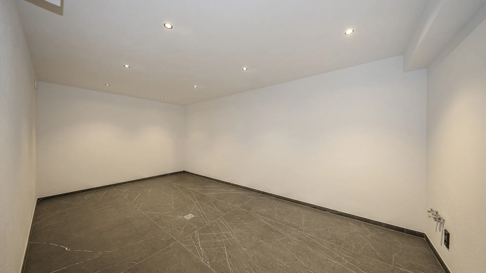 KITZIMMO-Exklusives Neubau-Penthouse mit Ski/in-Ski/out - Immobilien Kirchberg.