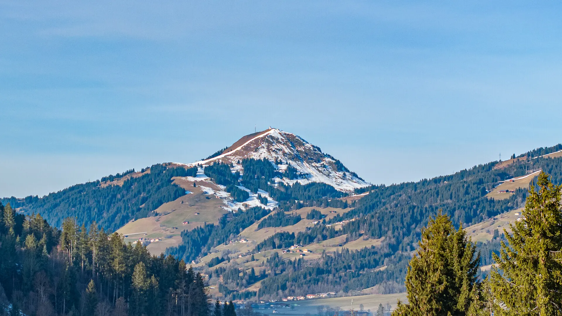 KITZIMMO-Exklusives Neubau-Penthouse mit Ski/in-Ski/out - Immobilien Kirchberg.