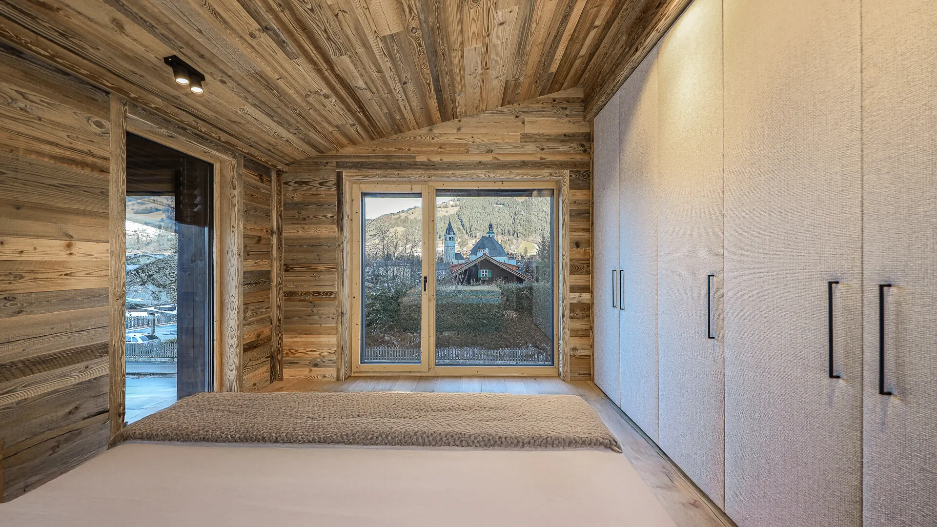 KITZIMMO-Exklusives Penthouse in zentraler Toplage kaufen - Immobilien Kitzbühel.