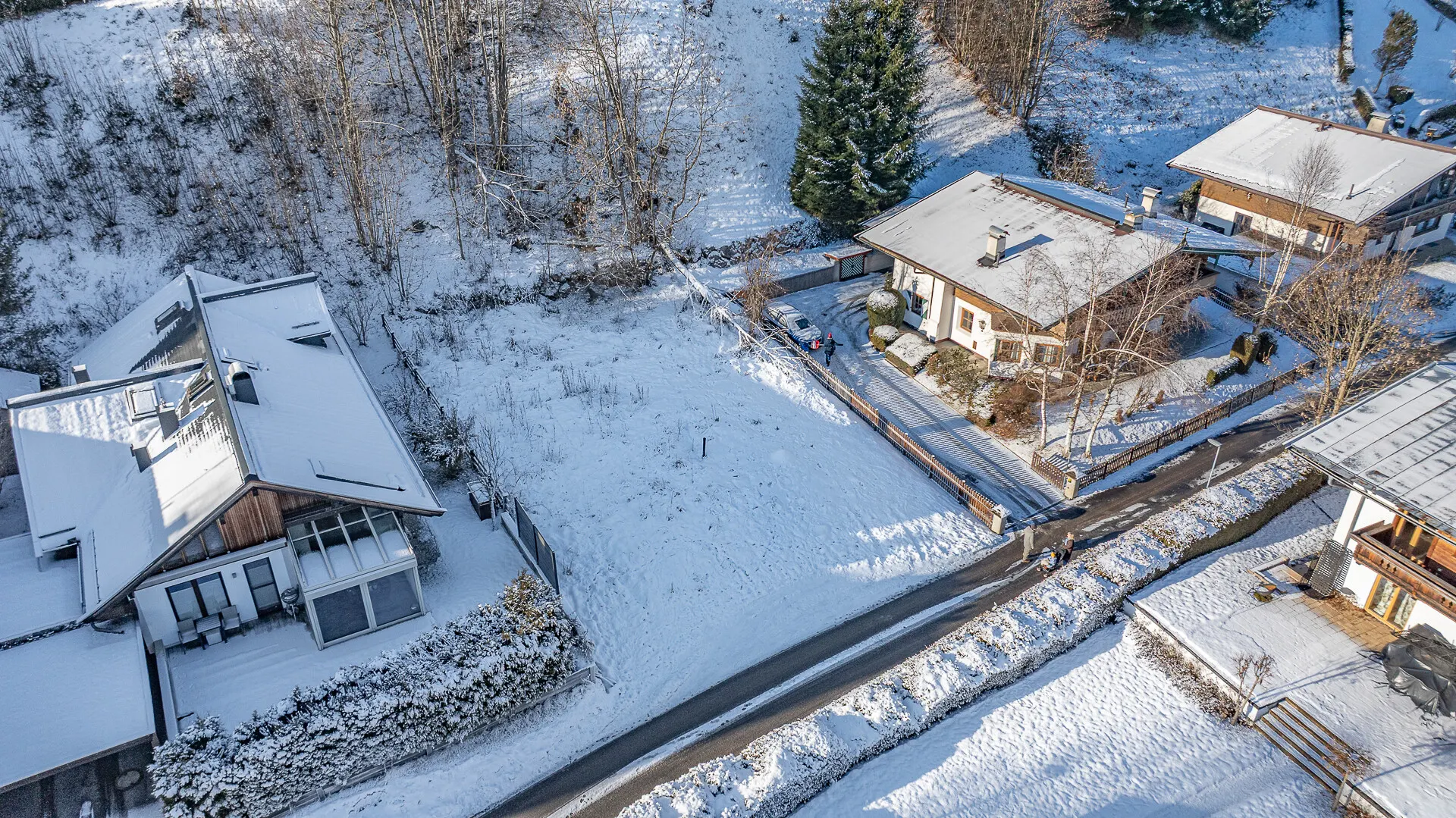 KITZIMMO-Grundstück mit Baugenehmigung für 3-Luxuswohnungen - Immobilien Kitzbühel.