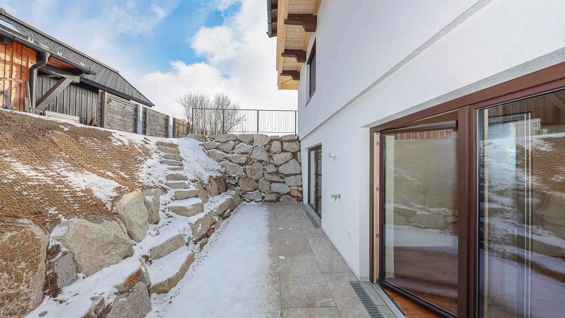 KITZIMMO-Exklusive Gartenwohnung in sonniger Ruhelage mieten - Immobilien Oberndorf.