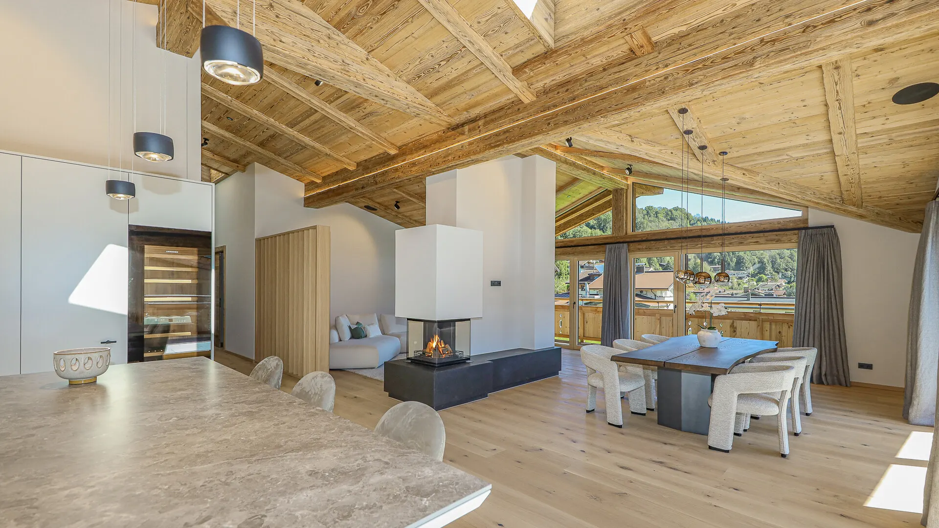 KITZIMMO-Luxuspenthouse sonniger Toplage mit Panorama-Ausblick - Immobilien Brixen.