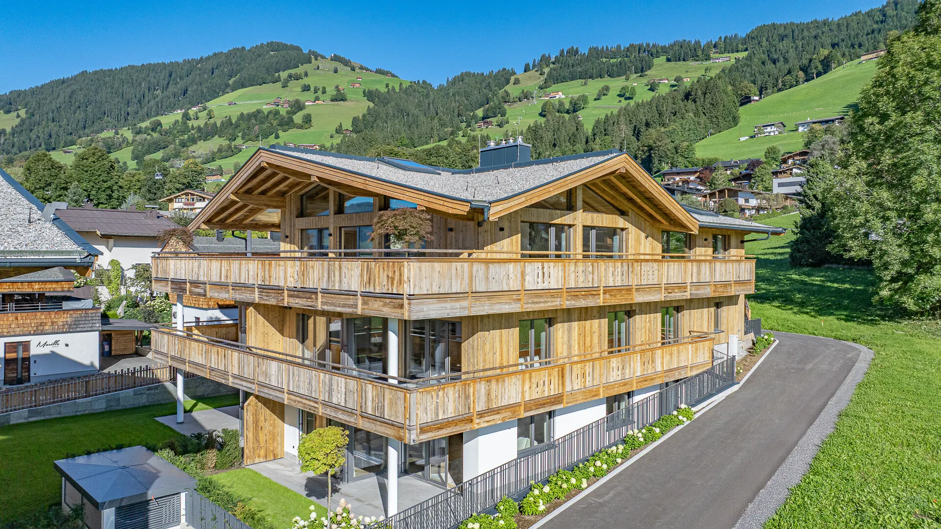 KITZIMMO-Luxuspenthouse sonniger Toplage mit Panorama-Ausblick - Immobilien Brixen.