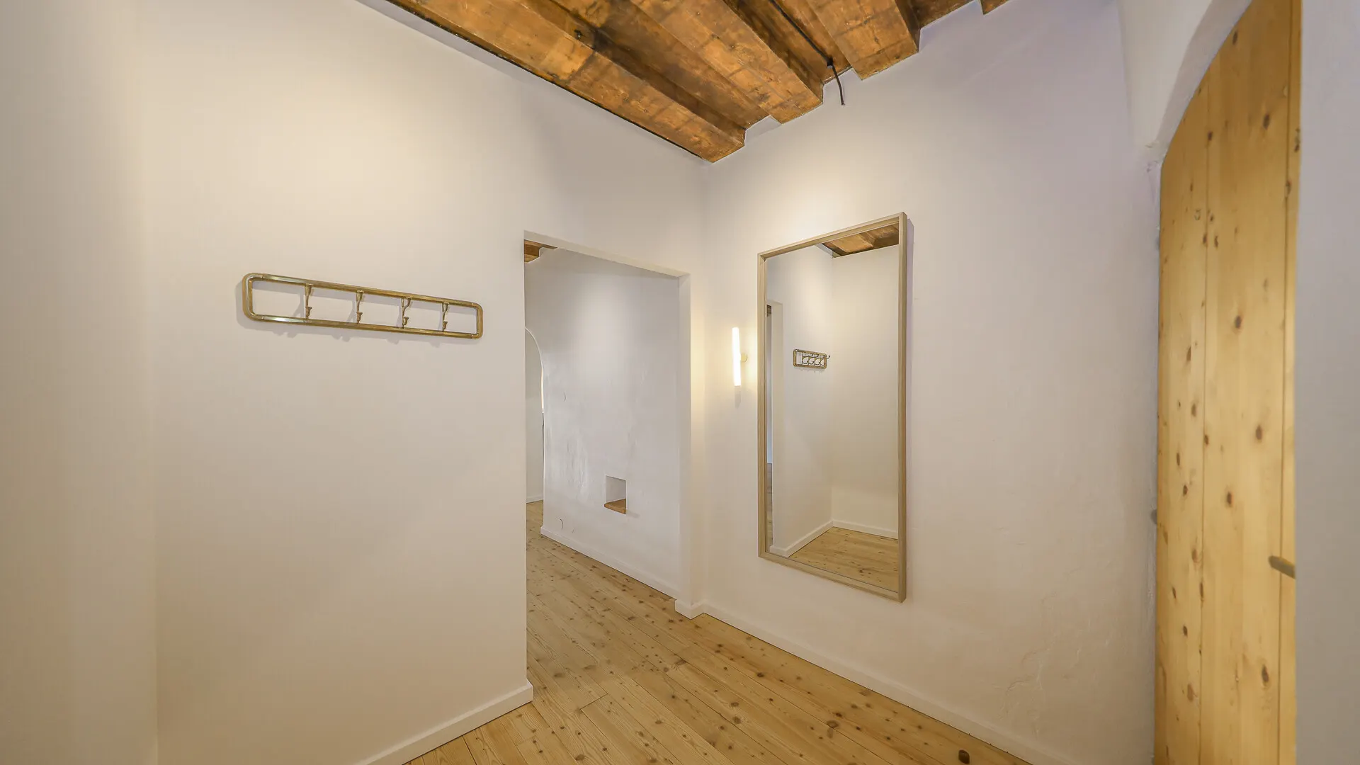 KITZIMMO-Freizeitwohnsitz in historischem Stadthaus mit Blick auf die Streif - Immobilien Kitzbühel.