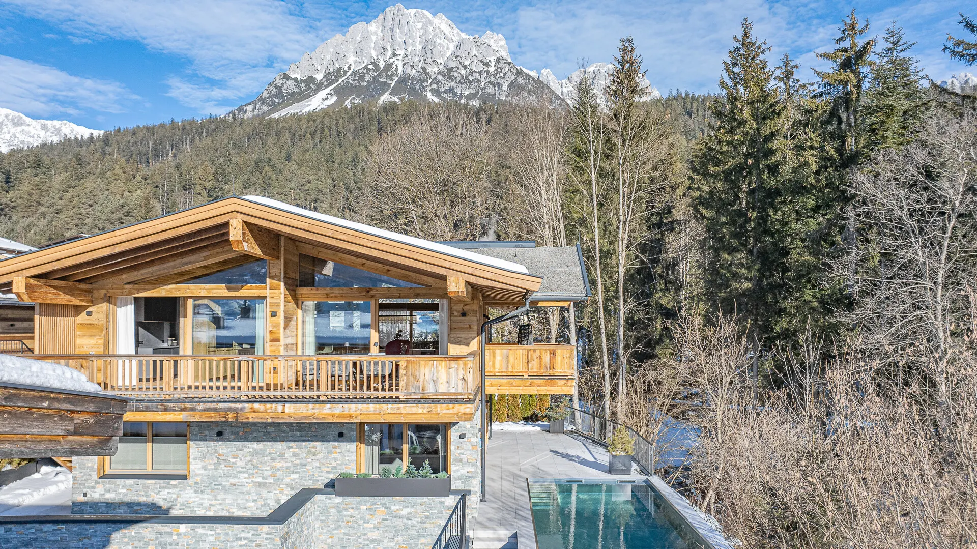 KITZIMMO-Luxus-Neubauvilla mit Pool in Toplage kaufen - Immobilien Ellmau.